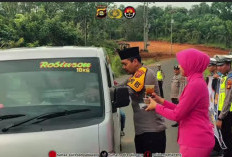 Polres Empat Lawang & Bhayangkari Bagikan Takjil untuk Warga