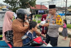 Kapolres Empat Lawang dan Bhayangkari Berbagi Takjil, Wujud Kepedulian di Bulan Ramadan