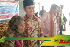 Bertemu dan Ungkap Kebaikan Yulius, Nenek Lansia Terharu, Yulius Rangkul Penuh Keakraban