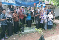 BKPSDM Serahkan Bibit Mawar dari 499 PPPK ke Diskominfo