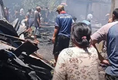 Kebakaran Hebat di Desa Landur, 6 Rumah Ludes