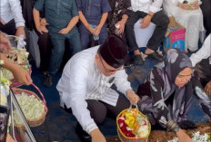 Joncik Muhammad Takziah dan Antar Langsung Pemakaman H. Alex Noerdin