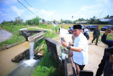 Deru Tinjau Irigasi Putus di OKU Timur