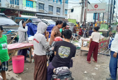 Mobil Hantam Dua Lapak Pedagang di Palembang