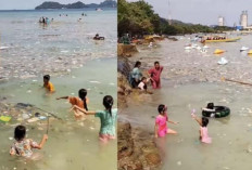 Suasana Miris di Pantai Viral, Wisatawan Berenang di Tengah Sampah