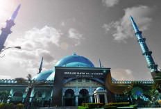 Wisata Religi ke Masjid Raya Al-Azhom: Megah, Unik, dan Penuh Filosofi Islam