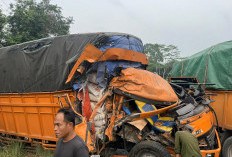 Fuso Tabrak Dump Truck, Supir Fuso Luka Parah