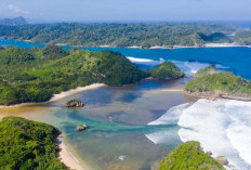 Pantai Teluk Asmara: Surga Tersembunyi di Malang, Mirip Raja Ampat!