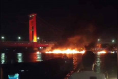 Kapal Meledak dan Terbakar di Sungai Musi