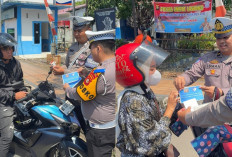 Apresiasi Pengendara Tertib, Satlantas Bagikan Kupon BBM Gratis