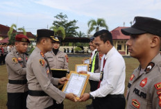 Kapolres Musi Rawas Berikan Penghargaan kepada 19 Personel atas Dedikasi dan Kinerja