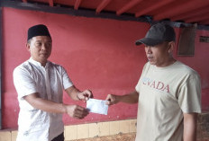 Anggota DPRD Terpilih Oktori Geriansyah Beri Bantuan Tunai untuk Penanganan Banjir di Paiker