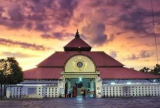 Masjid Gedhe Kauman: Simbol Perpaduan Islam dan Budaya Jawa, Destinasi Wisata Religi Favorit  2025