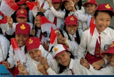 MK Kembali Tegaskan: Pendidikan Dasar SD-SMP Negeri dan Swasta Gratis
