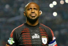 Boaz Solossa Kembali ke Persipura, Langsung Terkena Sanksi Komdis PSSI!