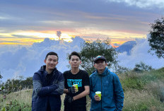 IKPM Empat Lawang Rayakan Hari Perdamaian dan Cinta Internasional dengan Kegiatan Hiking di Gunung Sumbing