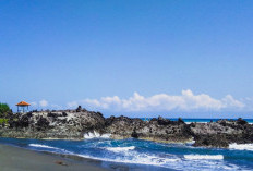 Terpikat Ombak Biru: Liburan Seru ke Pantai Karang Paranje Garut