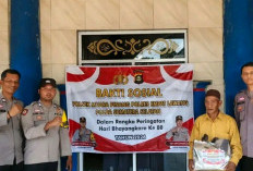 Polsek Muara Pinang Beri Bansos untuk Marbot Masjid  