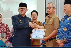 Kinerja Melejit! Inspektorat Empat Lawang Sabet Juara 1, Bupati Joncik Serahkan Penghargaan di Musrenbang 2026