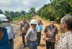 Camat Tinjau Lokasi Tumpahan Minyak