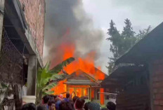 Kebakaran Menghanguskan Dua Rumah