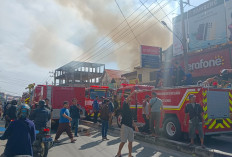 Sijago Merah Hanguskan RM Putri Minang