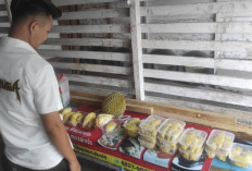 Durpas Cik Nin Sediakan Berbagi Jenis Durian