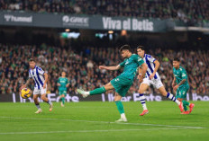 Real Betis Pesta Gol, Real Sociedad Babak Belur