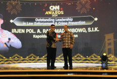 Kapolda Sumatera Selatan Raih Penghargaan Bergengsi di CNN Indonesia Awards 2024