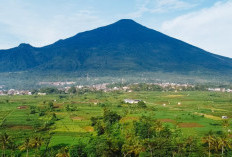 uk !!! Eksplorasi 5 Wisata Alam Eksotis di Kuningan Jawa Barat, Surga di Kaki Gunung Ciremai