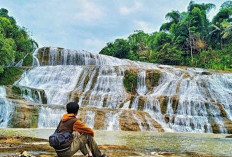 Menikmati Keindahan Curug Dengdeng, Air Terjun Bertingkat di Tasikmalaya yang Cocok untuk Healing