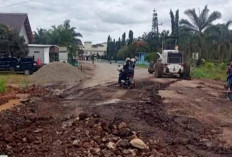 Jalan Lintas Mura-Muba Rusak Parah