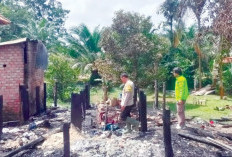 Rumah Kayu di Babat Supat Ludes Terbakar