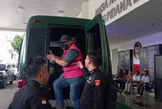 Drama Penangkapan Buron Korupsi Gula! Bos Besar PT DSI Diborgol di Bandara, Langsung Digiring ke Kejagung