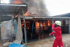 Kebakaran Hanguskan Tiga Rumah di Soak Baru Sekayu