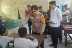 Salurkan Makanan Bergizi untuk Siswa SDN 6 Talang Padang