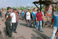 OPD Empat Lawang Bersihkan Pasar Pulau Emas