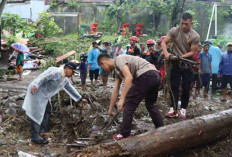 Kapolda Sumsel Bantu Korban Banjir di Pagar Alam