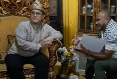 Bang Onim Kunjungi Istana Palembang