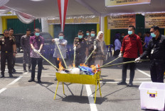 Kejari Muba Musnahkan Barang Bukti Hasil Tindak Pidana