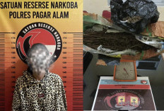 Simpan 800 Gram Dibawah Meja Dapur, Seorang Kurir 20 Tahun Dibekuk Aparat