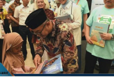 Gerakan Hemat Energi Dimulai dari Sekolah! Menteri Abdul Mu’ti Ajak Siswa Jalan Kaki dan Bersepeda