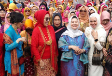 Parade Kebaya Nusantara Semarakan Palembang