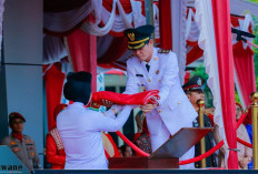 Wabup Arifa’i Pimpin Khidmat Upacara Penurunan Bendera HUT RI ke-80 di Empat Lawang