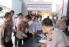 Kapolres Lahat Periksa Senpi Personel