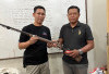 Warga Sugiwaras Serahkan Senpira Secara Sukarela