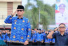Hari Pertama Kerja, Bupati Joncik Muhammad Langsung Gas! Pimpin Upacara 3 Hari Besar Nasional Sekaligus