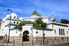 Masjid Raya Paris: Wisata Religi Bernuansa Sejarah dan Arsitektur Andalusia di Jantung Eropa