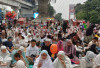 Jemaah Shalat Ied Tumpah ke Ampera