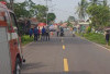 Usai Tabrak Pejalan Kaki dan Rumah, Truk Tangki BBM Terguling